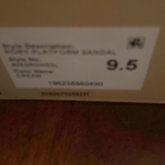 Michael Kors Rory Platform Sandals Size 9.5 Brown or White (no lid on box) - Picture 13 of 13
